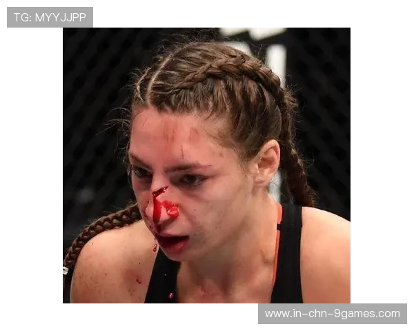 UFC选手赛中怒吼：我是王——燃爆赛场的那一刻